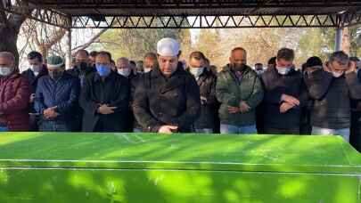 Türkiye’nin en kısa boylu kadını Elif Kocaman hayatını kaybetti