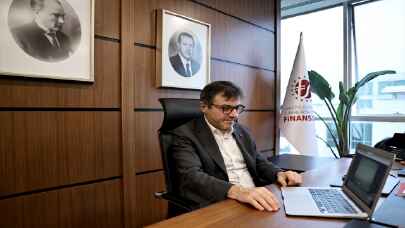 Cumhurbaşkanlığı Finans Ofisi Başkanı Göksel Aşan AA’nın ”Yılın Fotoğrafları” oylamasına katıldı