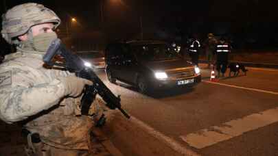 Bolu’da yeni yıla huzurla girilmesi için polis ve jandarma eş güdümle görev yaptı
