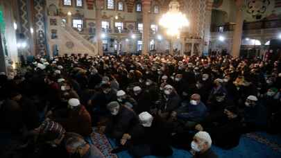 Eskişehir ve Kütahya’da vatandaşlar sabah namazında buluştu