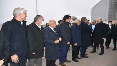 Bakan Soylu, Şırnak’taki futbol maçının başlama vuruşunu yaptı