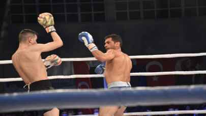Adana’da ”Star Fight Arena Muaythai Gecesi” düzenlendi
