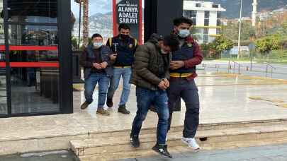 Alanya’da hırsızlık şüphelisi 2 kişi tutuklandı
