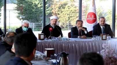 Diyanet İşleri Başkanı Erbaş, İstanbul’da ulusal medya yöneticileriyle buluştu: