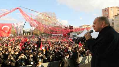 Cumhurbaşkanı Erdoğan: ”(AnkaraSivas hızlı tren hattı) En kısa sürede açıyoruz. Önce Erzincan, ardından Erzurum, daha sonra Kars’a uzatarak uluslararası güzergaha dönüştüreceğiz.”
