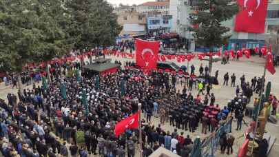 Akçakale sınır hattında şehit olan Piyade Sözleşmeli Er Ertuğrul Ulupınar toprağa verildi
