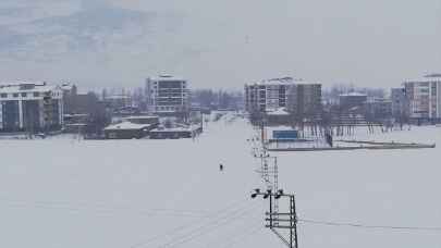 Bitlis’in Güroymak ilçesinde eğitime kar engeli