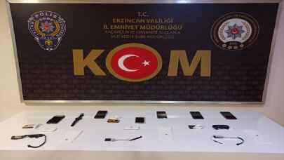Erzincan’da ses sistemiyle ehliyet sınavında kopya çekilmesine ilişkin 6 kişi yakalandı