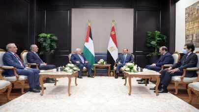 Sisi ve Abbas, Şarm eş Şeyh’te ”Filistin meselesini” görüştü