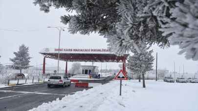 Kars ile Iğdır’da hava ulaşımına kar ve sis engeli