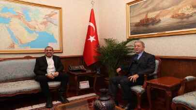 Milli Savunma Bakanı Hulusi Akar sanatçı Haluk Levent’i kabul etti
