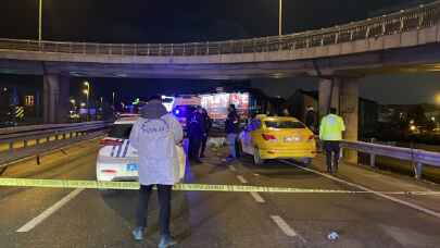 Kadıköy’de otomobiller birbirine girdi!