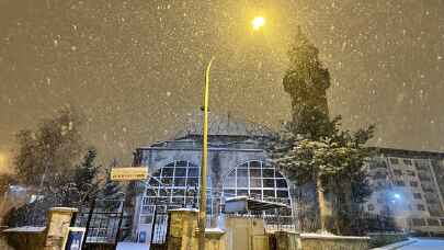 Erzurum ve Kars’ta kar yağışı etkili oldu