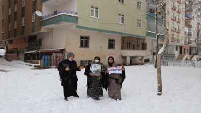 Diyarbakır annelerinin oturma eylemine bir aile daha katıldı
