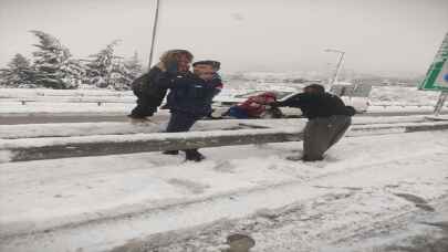 Osmaniye’de donma tehlikesi geçiren iki aile jandarma ekiplerince kurtarıldı
