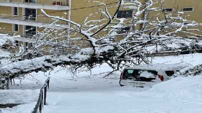 Zonguldak ve Düzce’de kar ulaşımı olumsuz etkiliyor