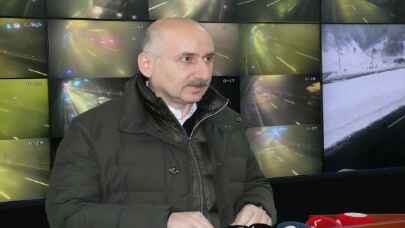 Bakan Adil Karaismailoğlu: ”Türkiye genelinde, tamamına yakın kesimlerde trafiğimiz açıktır. Güvenli ulaşım için tüm birimlerimiz özveriyle çalışmaya devam edecek.”