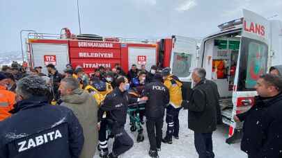 Giresun’da yolcu otobüsü devrildi
