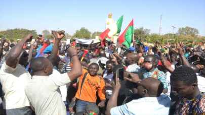 Burkina Faso’da darbenin ardından gösteri düzenlendi