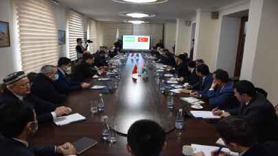 YÖK Başkanı Erol Özvar, Özbekistan Uluslararası İslam Akademisini ziyaret etti