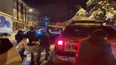 Arnavutköy’de İHH ekiplerince hastaneye ulaştırılan diyabet hastası yaşamını yitirdi 