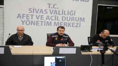 Sivas-Malatya karayolu yoğun kar ve tipi nedeniyle ulaşıma kapatıldı