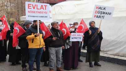 Diyarbakır annelerinin oturma eylemine bir aile daha katıldı