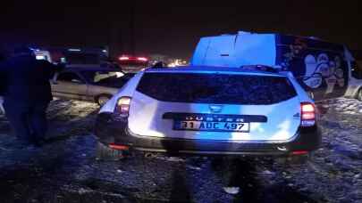 Bitlis’te kamyonetle tırın çarpıştı