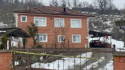 Eşini çekiçle kafasına vurdu, olay kan dondurdu!