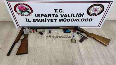 Isparta’da uyuşturucu operasyonlarında 4 zanlı tutuklandı
