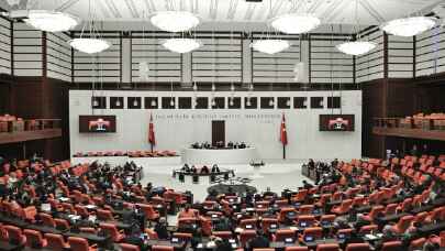 TSK deniz unsurlarının Aden Körfezi’ndeki görev süresinin 1 yıl daha uzatılmasına ilişkin Cumhurbaşkanlığı tezkeresi, TBMM Genel Kurulu’nda kabul edildi