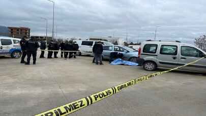 Manisa’da hastanenin otoparkında erkek cesedi bulundu