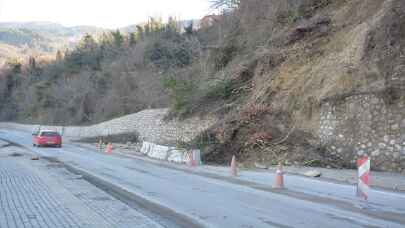 Kastamonu’da eriyen kar suları heyelana neden oldu