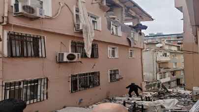 Üsküdar’da 3 katlı binanın üst katında patlama