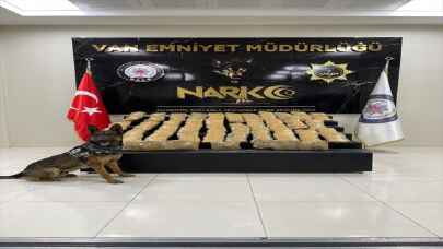 Van’da otomobil içerisinde 115 kilogram eroin yakalandı