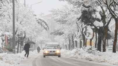 Isparta’da kar kalınlığı 20 santimetreye ulaştı