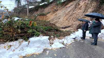 Zonguldak’ta heyelan nedeniyle Kardeşler köy yolu ulaşıma kapandı