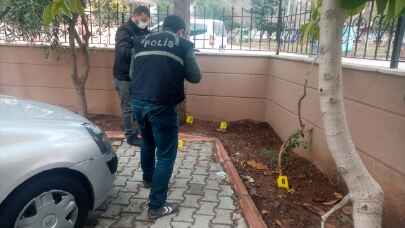 Adana’da baba ve oğluna silahlı saldırı