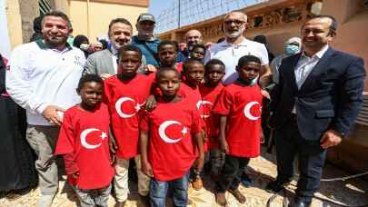 Türkiye’nin Hartum Büyükelçisi Neziroğlu, Sudan’daki yetim eğitim merkezini ziyaret etti