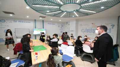 Geleceğin mucitlerini yetiştirecek ”Bilim Pursaklar” atölyelerinde eğitim başladı
