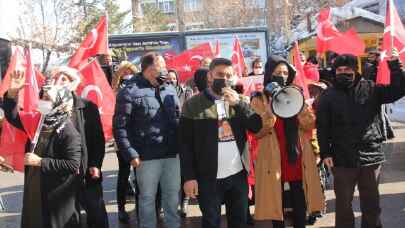 Hakkari’de HDP İl Başkanlığı önünde eylem