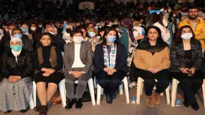 HDP Eş Genel Başkanı Buldan, İzmir’de partisinin il kongresinde konuştu: