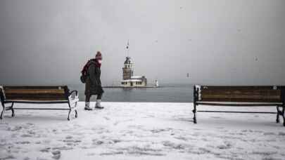 İstanbul'da beklenen kar etkisini gösterdi