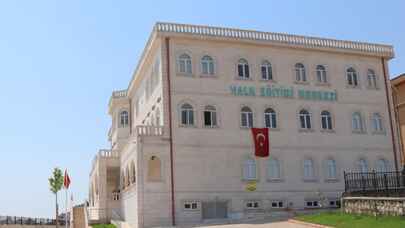 Öğretmenler halk eğitim merkezlerinde kurs açabilir mi? Ders verebilir mi?