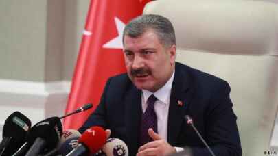 Türkiye Covid-19'a yeniliyor mu ? Bakan Koca 17 şehre neden kritik dedi ?