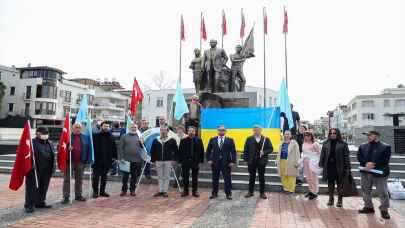 ANTALYA - Rusya'nın Ukrayna'ya askeri operasyonu protesto edildi