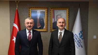 Bakan Karaismailoğlu, Kocaeli Büyükşehir'i ziyaret etti