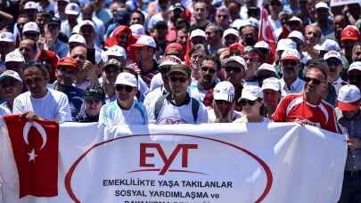 Özgür Erdursun: Bunun sorumlusu EYT'liler değil..