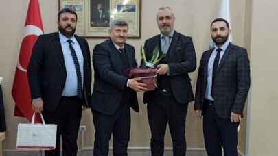 Kocaeli'nde İzmitli esnaflardan Hürriyet'e ziyaret