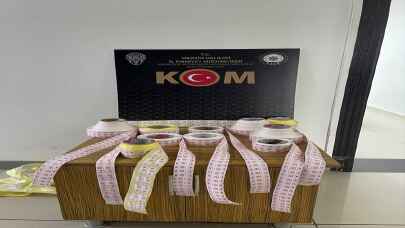 MERSİN - 105 bin 800 makaron ve 20 bin sahte bandrol ele geçirildi